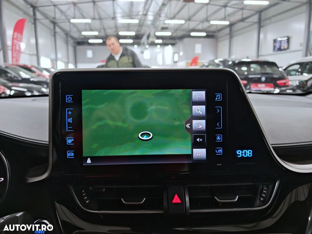Toyota C-HR Lounge - 19