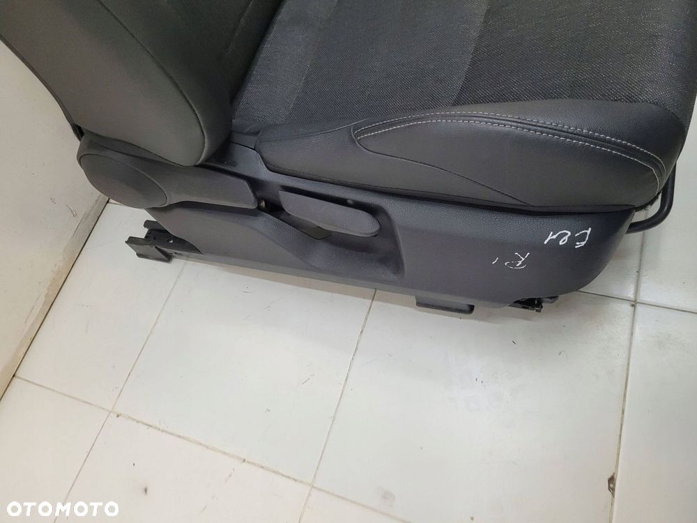 toyota corolla e21 18r- fotel pół skóra poduszka airbag prawy przód - 4