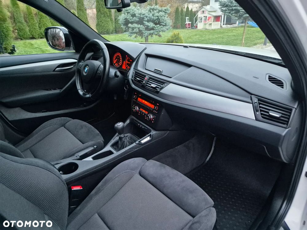 BMW X1 xDrive18d Sport Line - 18