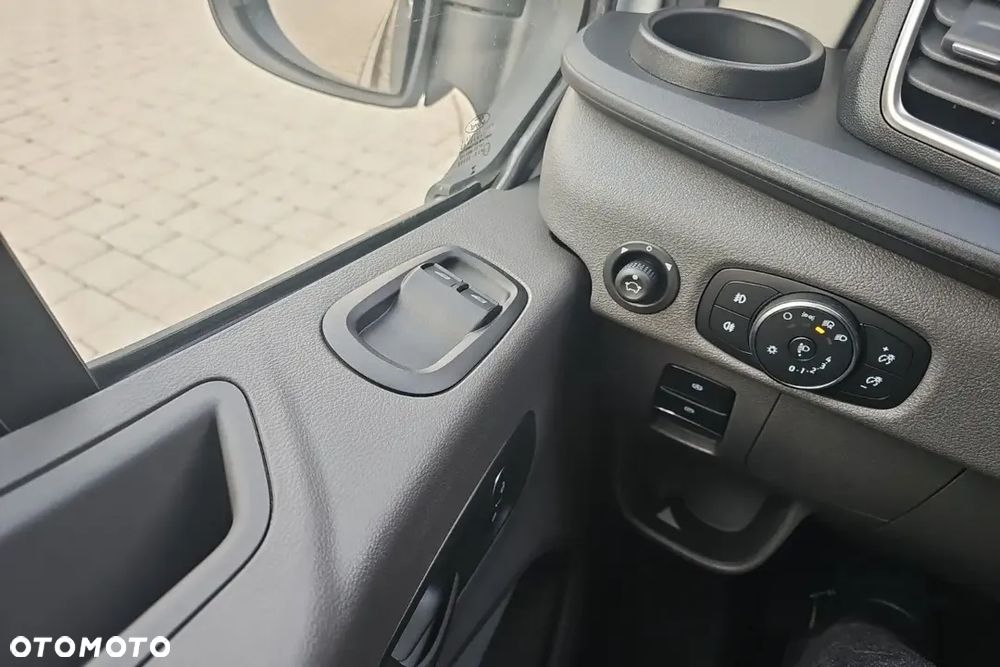 Ford Transit L4H3 - 13