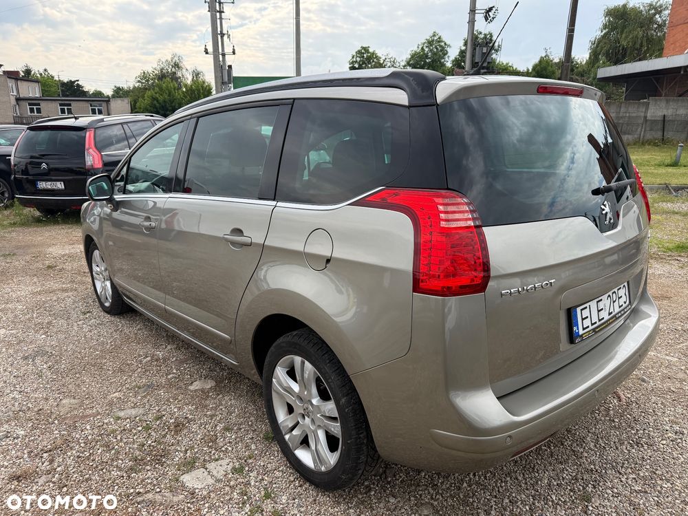 Peugeot 5008 2011 photo 4