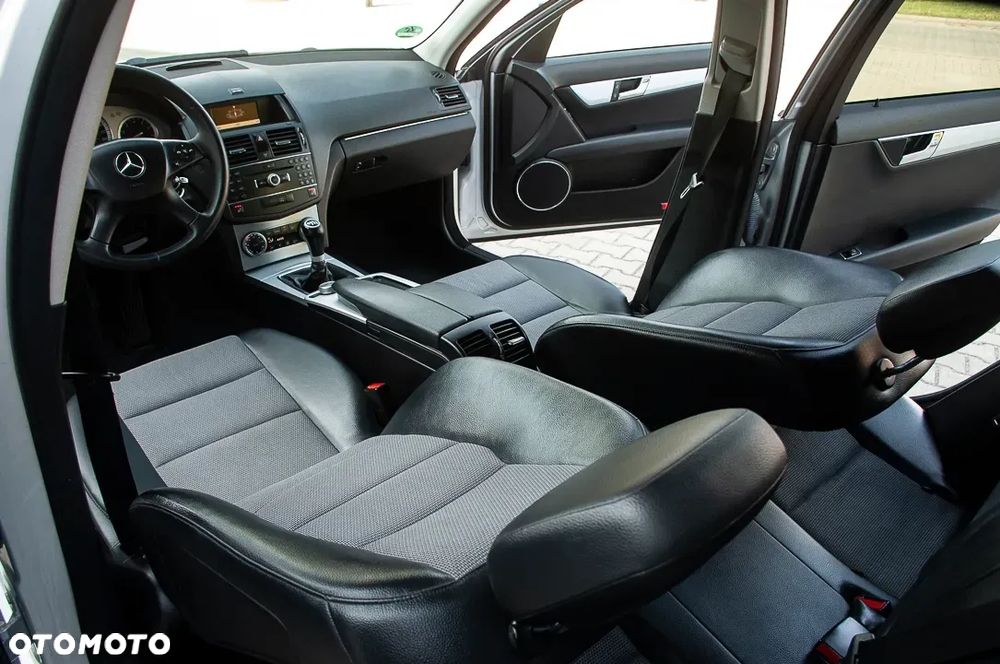 Mercedes-Benz Klasa C 180 Kompressor Avantgarde - 22