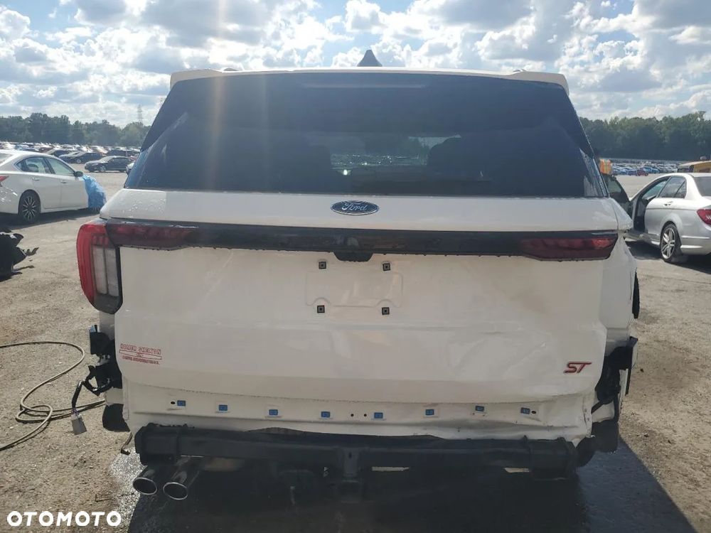 Ford Explorer - 10