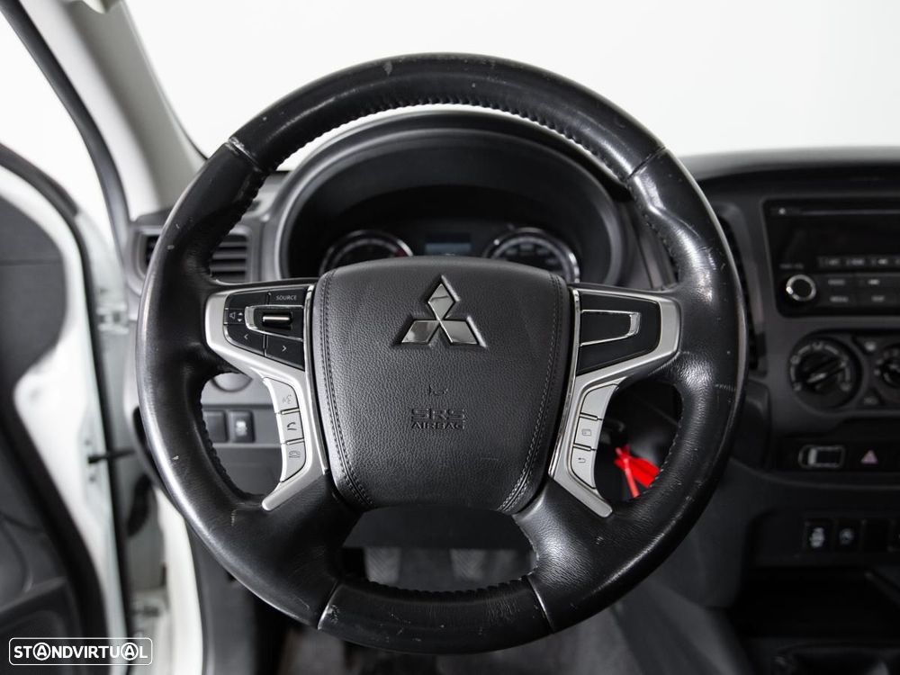 Mitsubishi L200 2.4 DI-D CLUB CAB INVITE 3L 4WD - 13