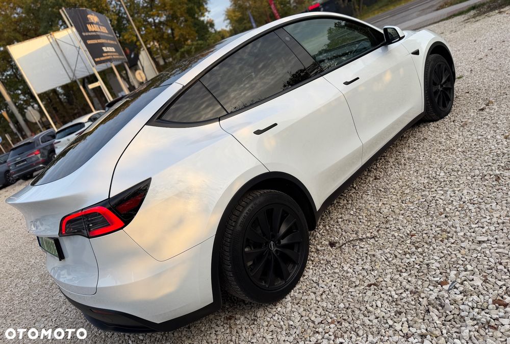 Tesla Model Y RWD - 11