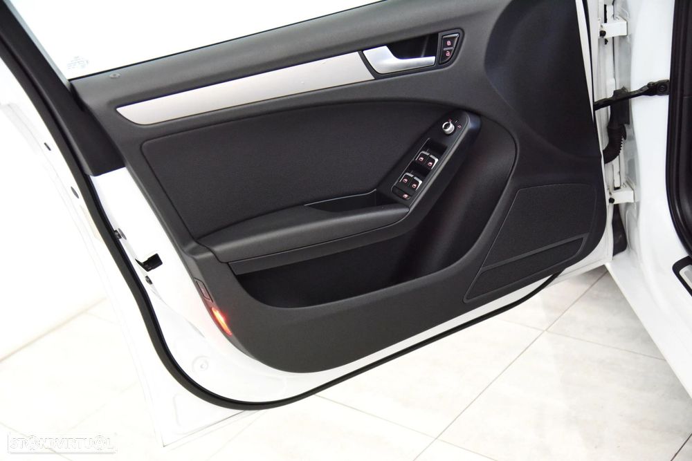 Audi A4 Avant 2.0 TDI Multitronic Business Line - 24