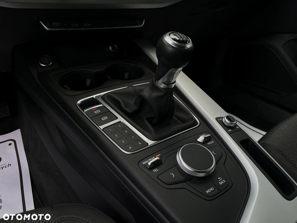 Audi A4 Avant 2.0 TFSI ultra Sport - 31