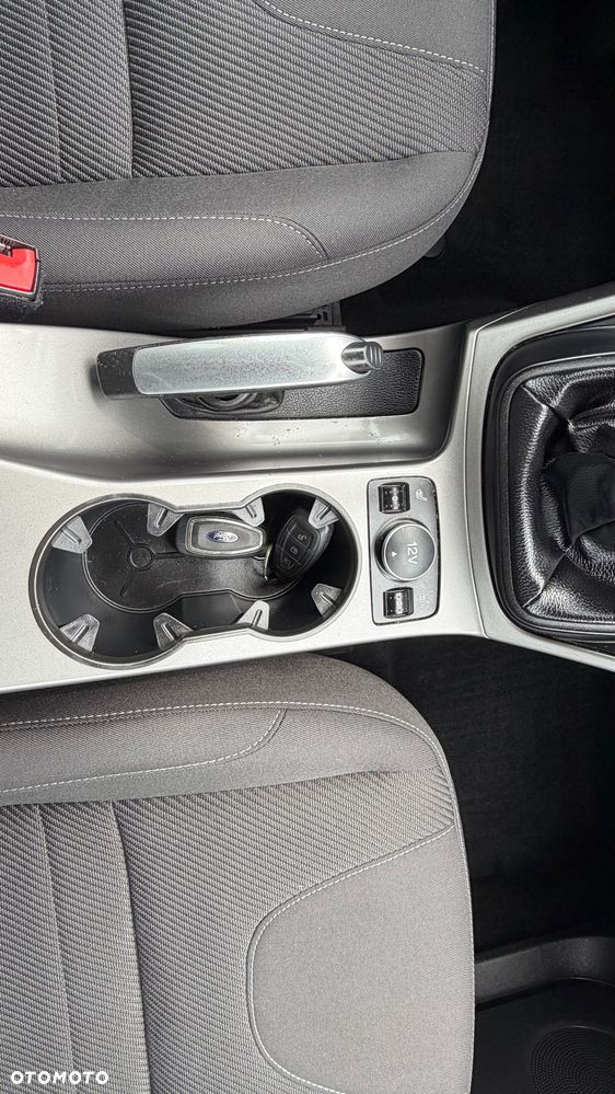 Ford Kuga - 32