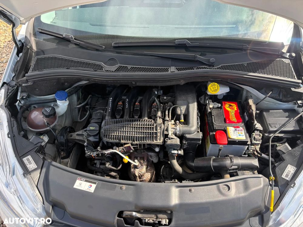 Peugeot 208 1.2 L PureTech Access - 23