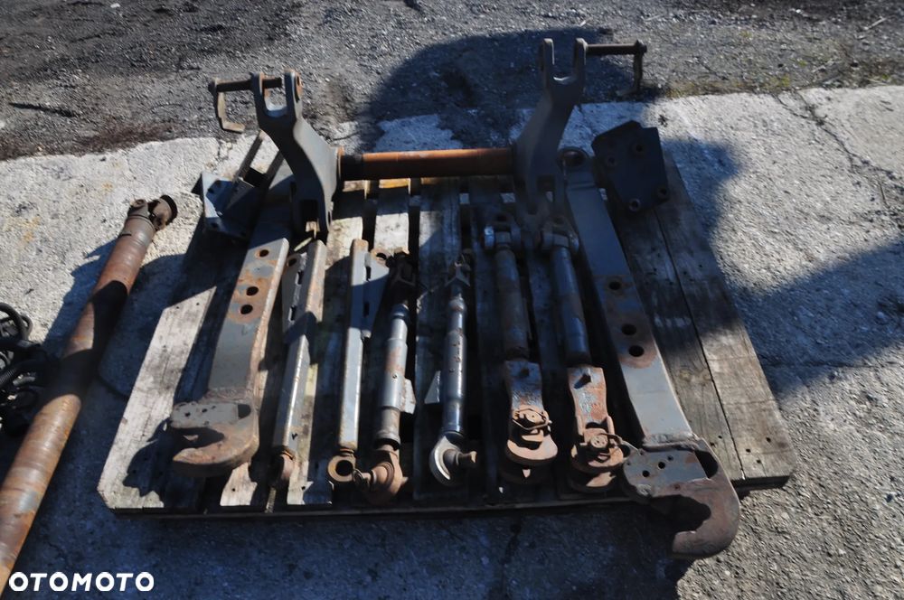 Podnosnik ramie wieszak odciag Massey Ferguson 7480 - 1