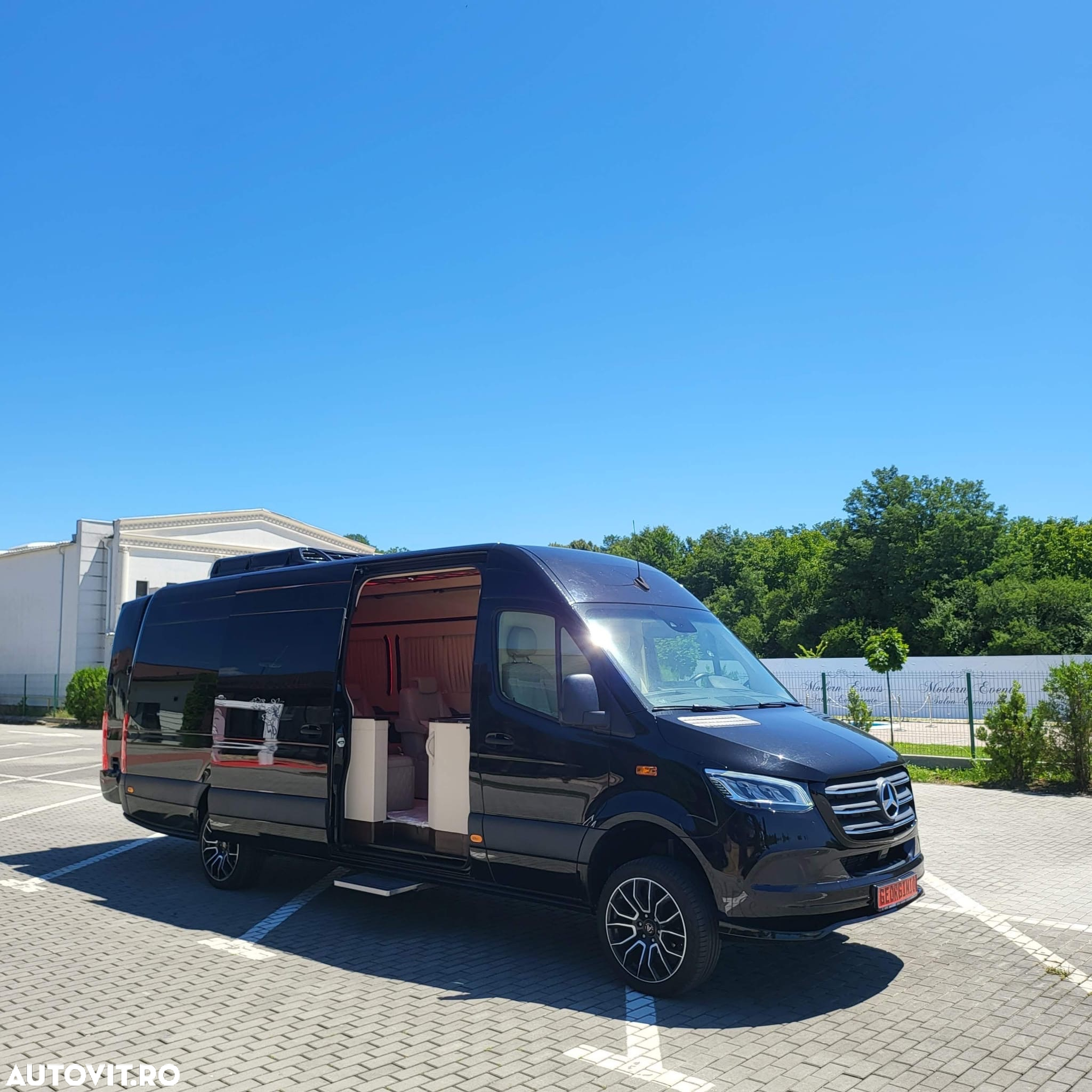 Mercedes-Benz Sprinter - 14