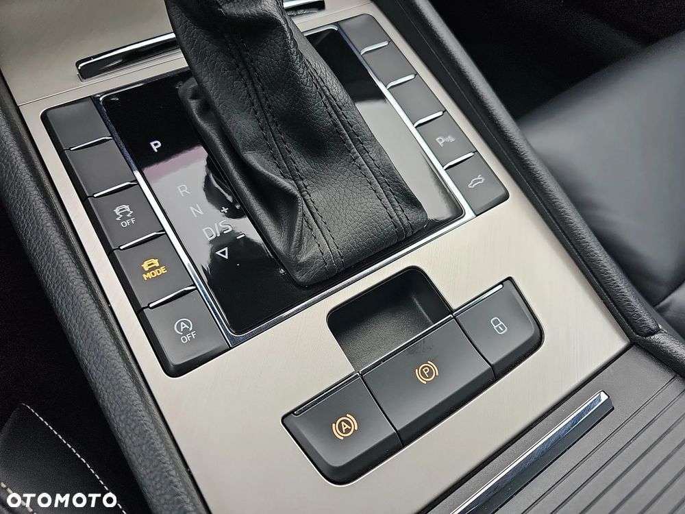 Skoda Superb 2.0 TSI L&K DSG - 28