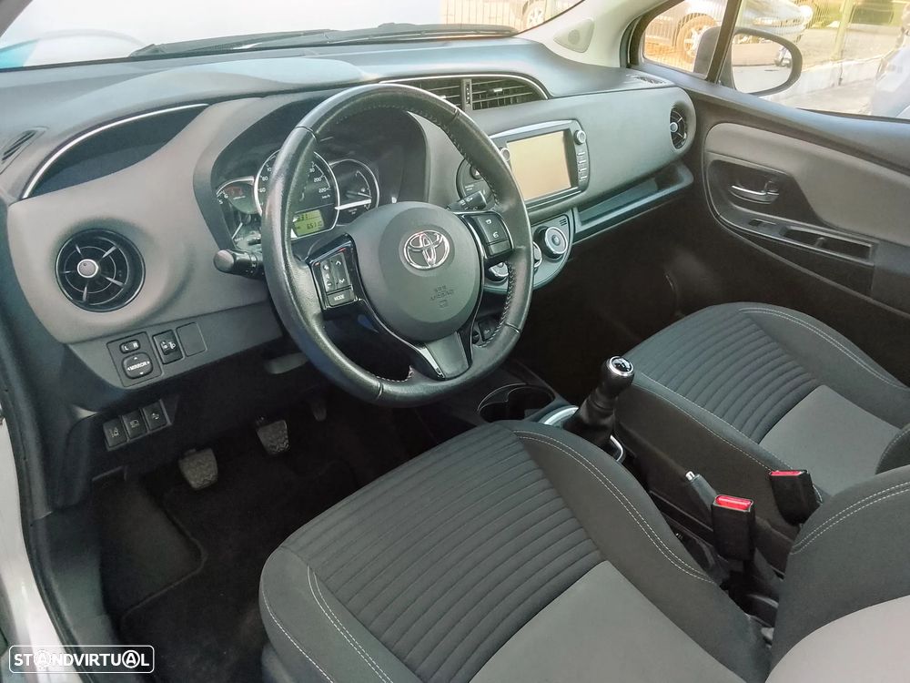 Toyota Yaris 1.0 VVT-i Comfort+P.Style - 9