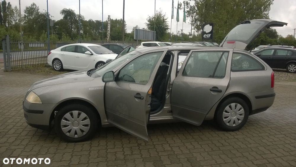 Skoda Octavia 1.6 Ambition - 16