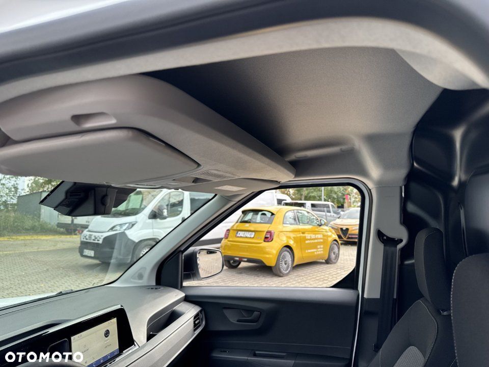 Ford Transit Courier - 28