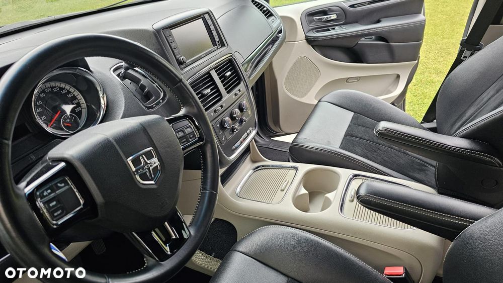 Dodge Grand Caravan 3.6 R/T - 7