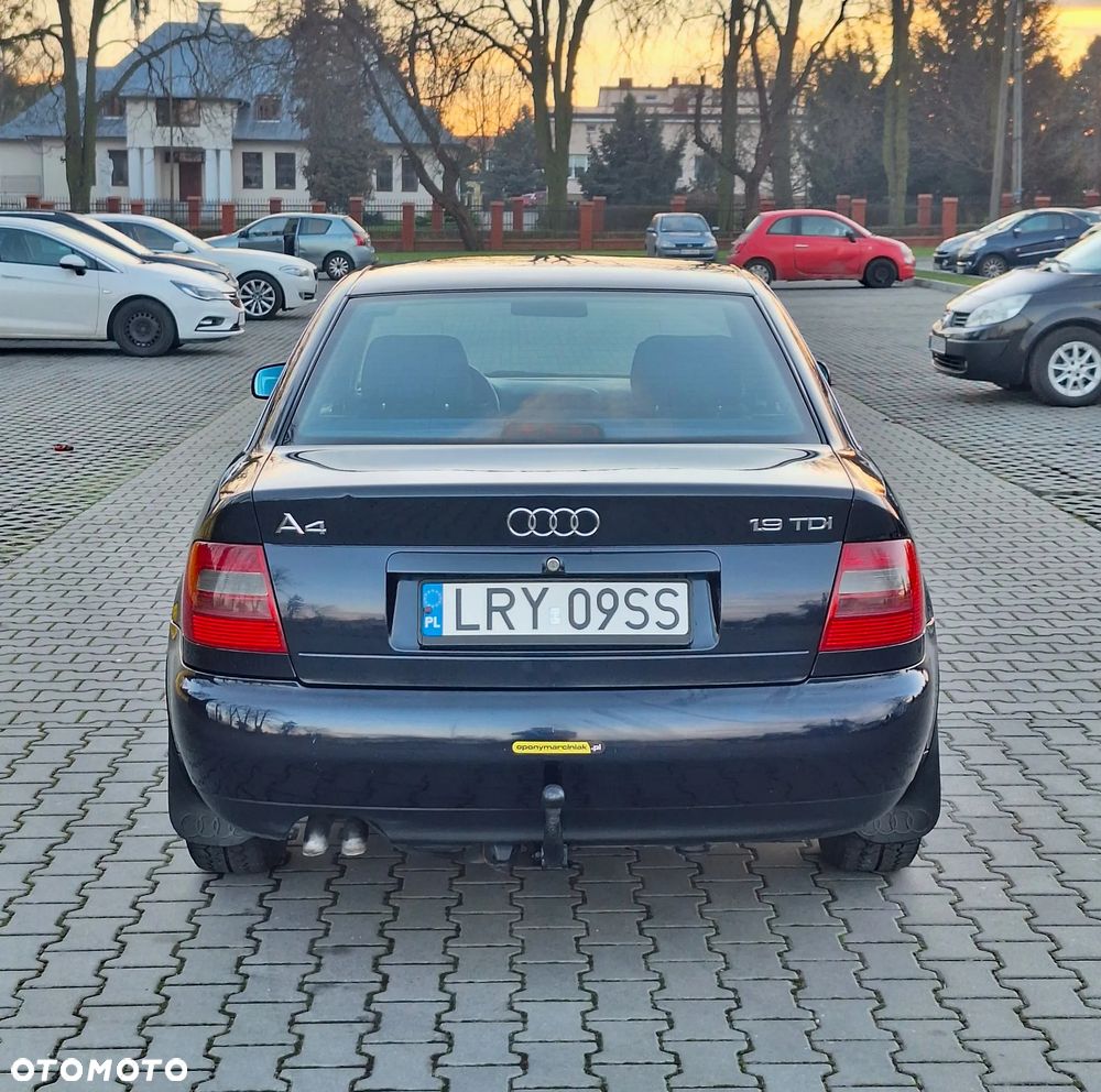 Audi A4 Limousine - 5