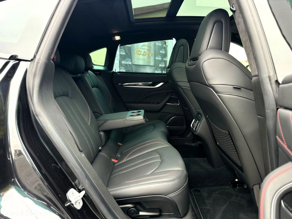Maserati Levante GTS Q4 - 18
