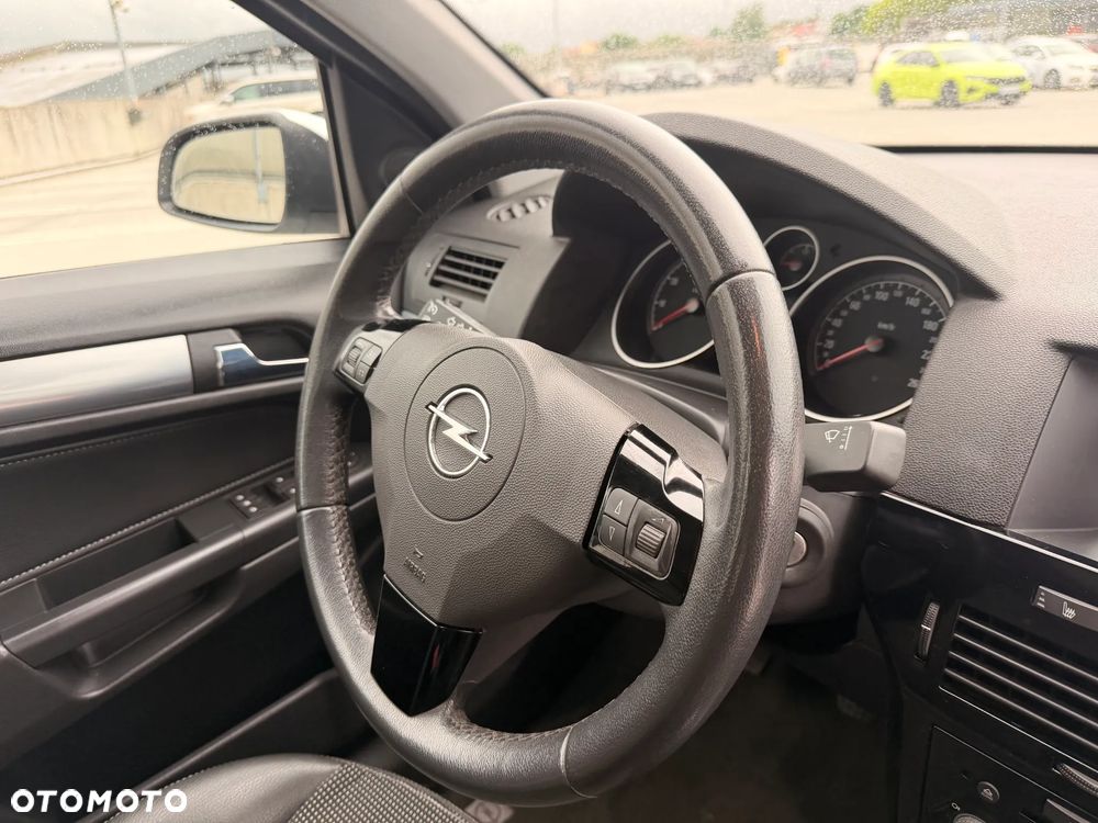 Opel Astra 1.6 Turbo White Edition - 18
