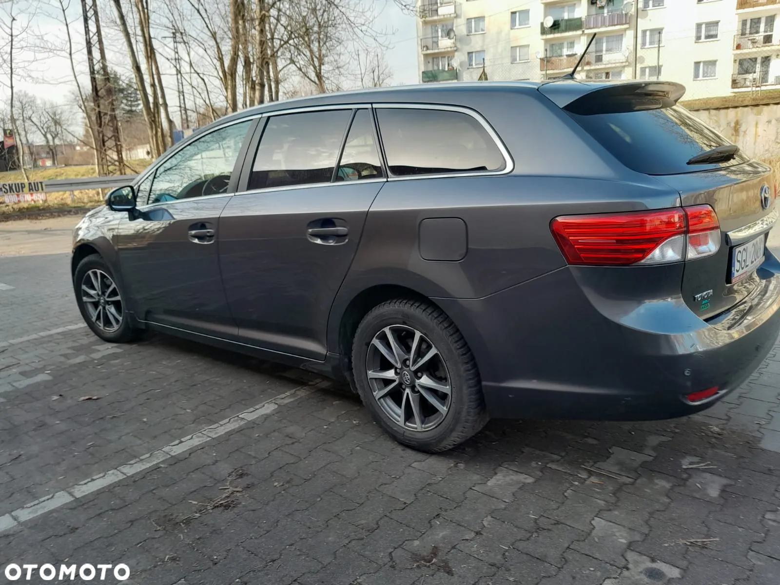 Toyota Avensis 1.8 Premium - 2