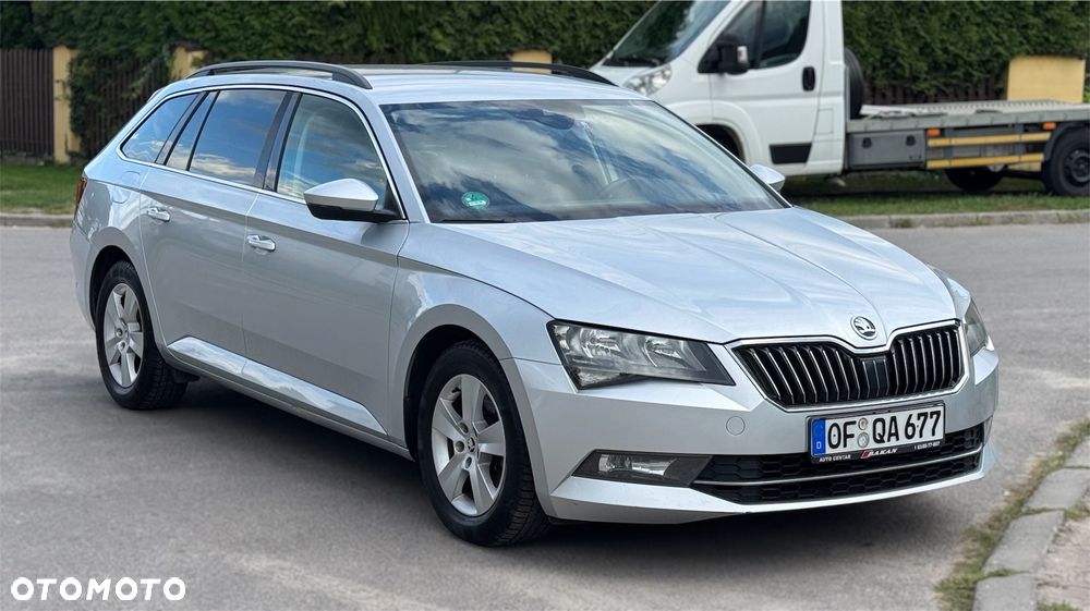 Skoda Superb 2.0 TDI DSG Sportline - 3