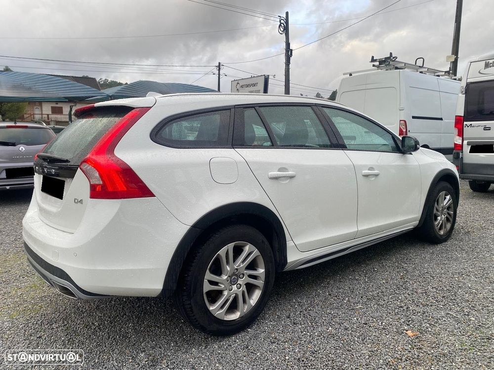 Volvo V60 Cross Country 2.0 D4 Momentum Geartronic - 6