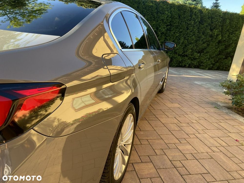 BMW Seria 5 530i xDrive mHEV Luxury Line - 9