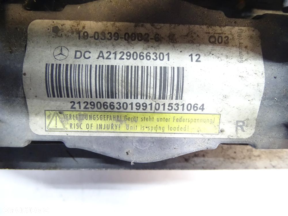 ZAWIAS NABÓJ PRAWY MASKI MERCEDES W212 W207 A2129066301 - 4