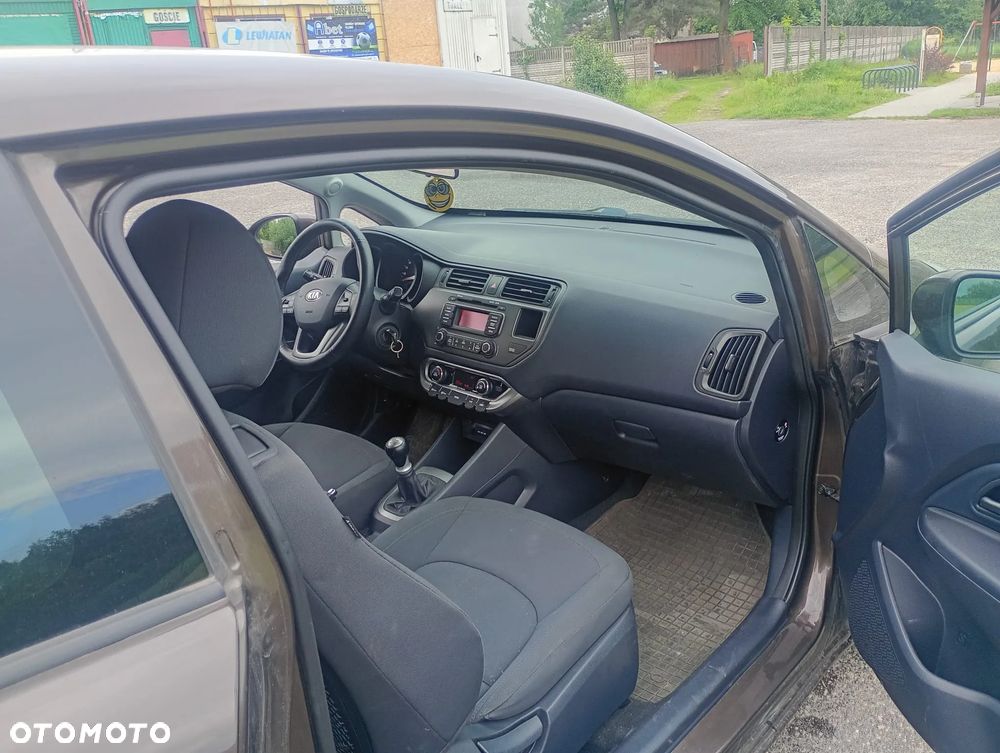 Kia Rio - 5