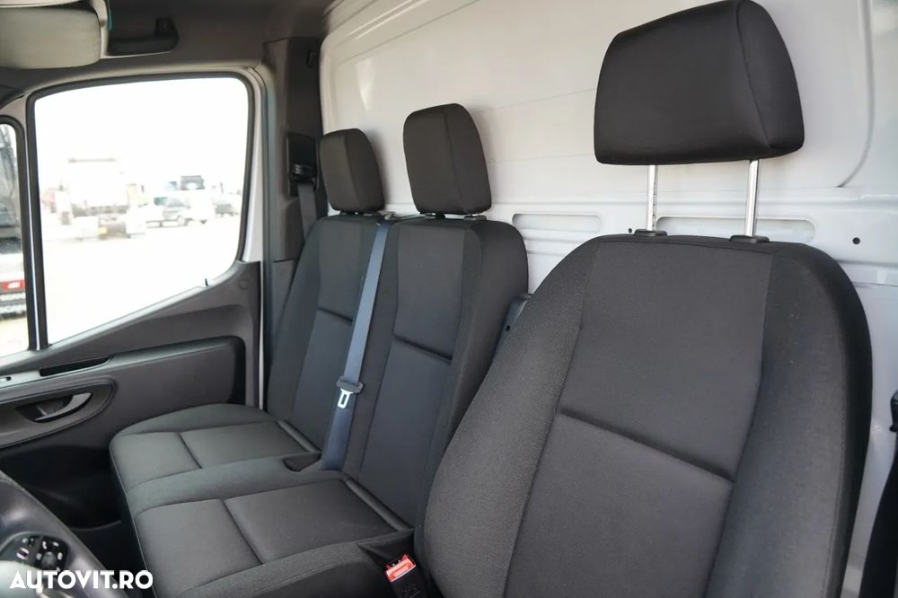 Mercedes-Benz SPRINTER 315 CDI / CONTAINER 4.4 M / 750 KG LIFT / TWIN / IMPORTAT - 26