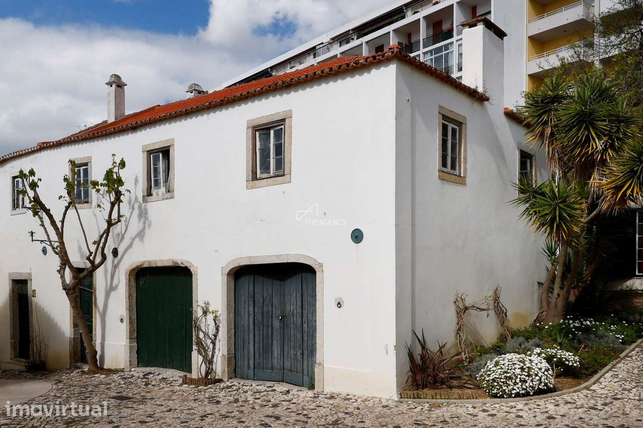 Moradia T3 a renovar no coração de Paço d'Arcos | com planos aprovados - Grande imagem: 2/15