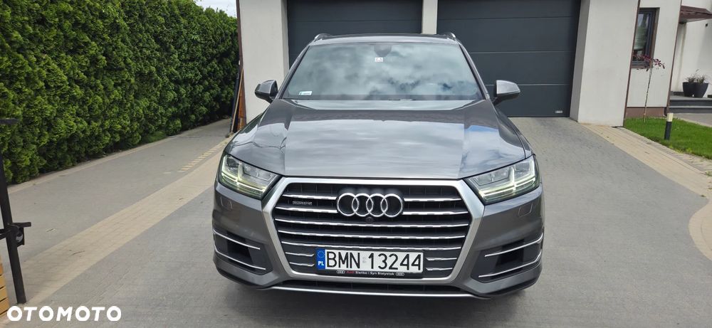 Audi Q7 - 1