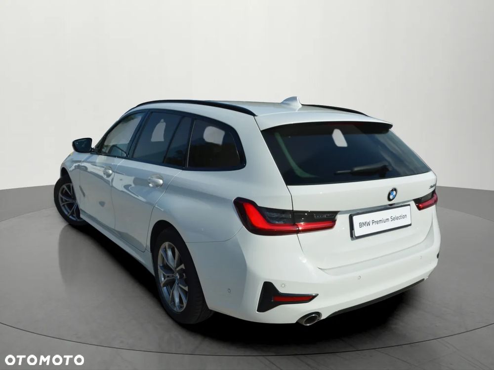 BMW Seria 3 318d MHEV M Sport - 10