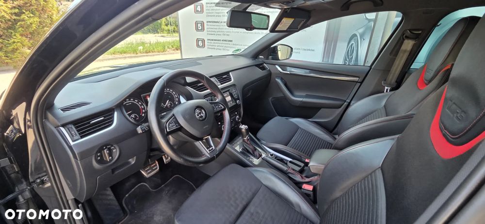 Skoda Octavia 2.0 TDI DSG RS - 32