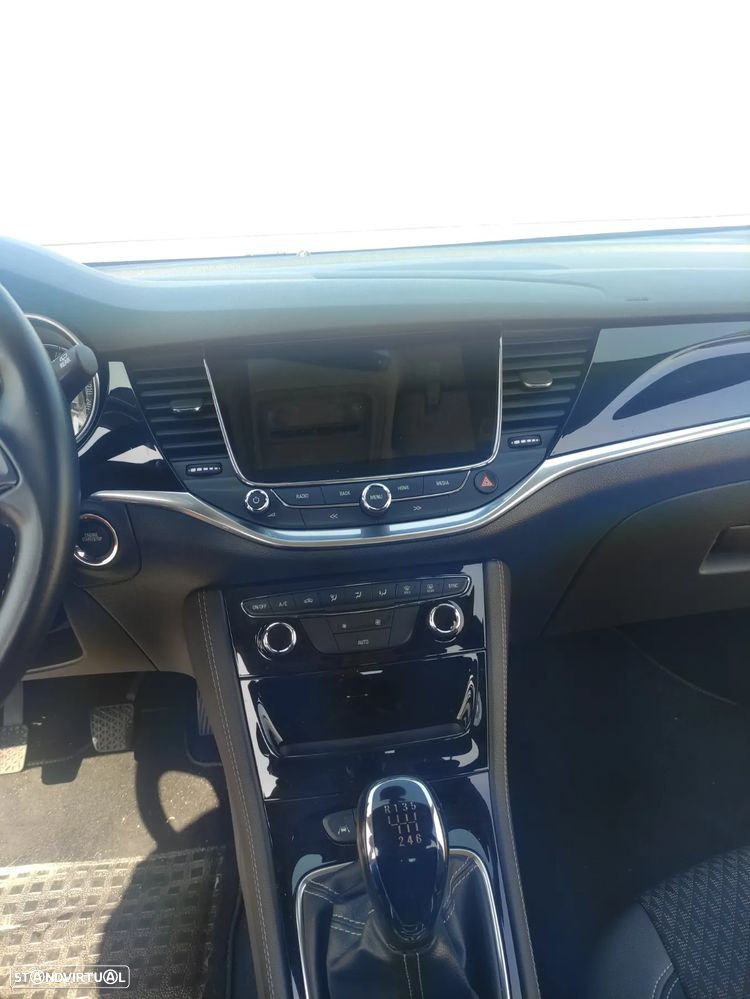 Opel Astra 1.4 T Innovation S/S - 17