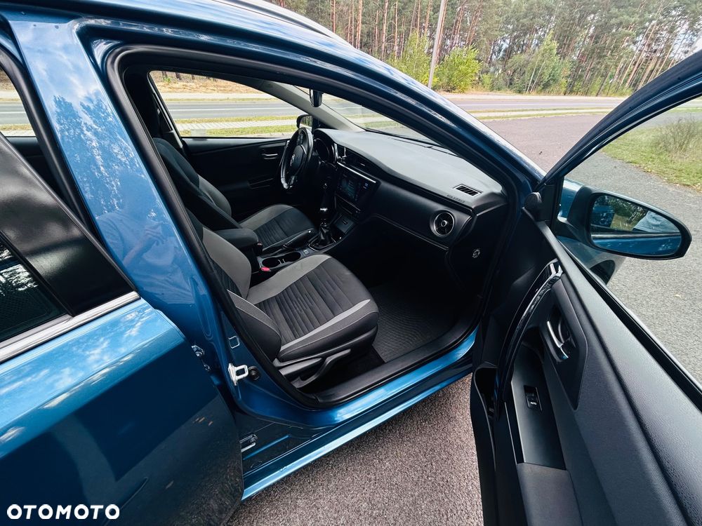 Toyota Auris 1.6 Premium - 8