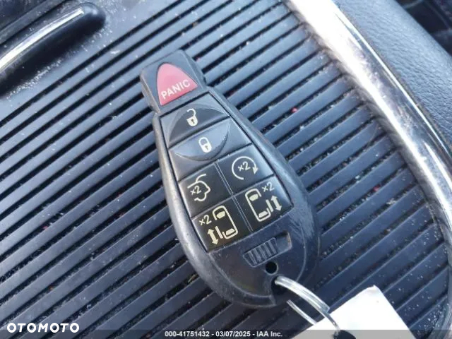 Dodge Grand Caravan - 13