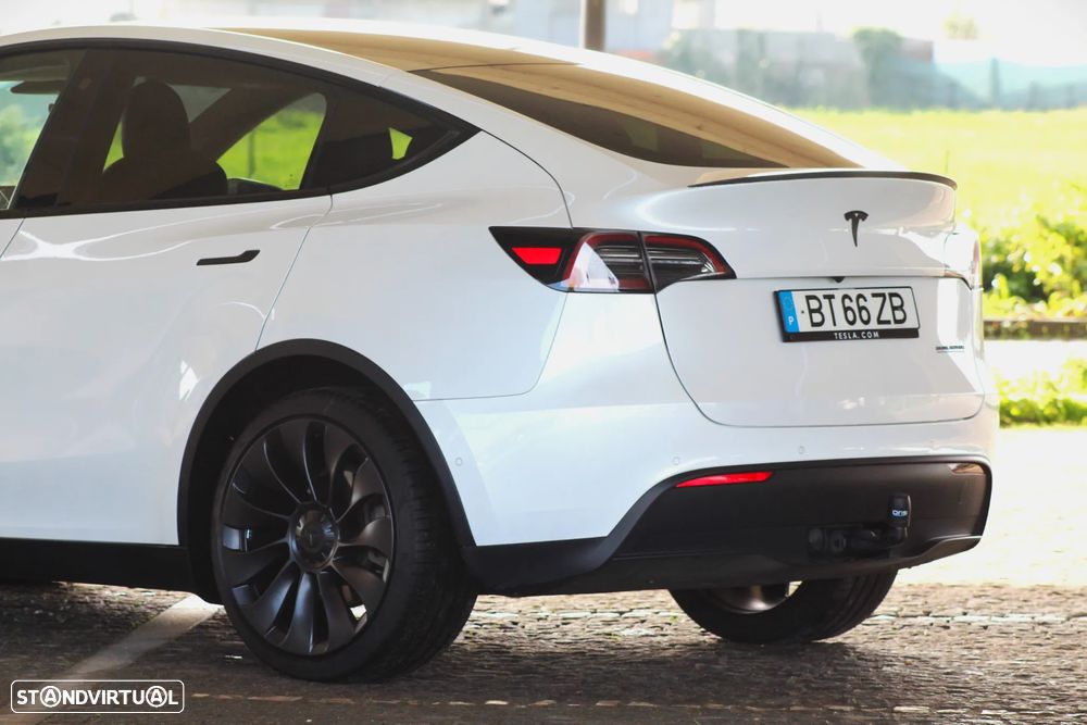 Tesla Model Y Long Range Dual Motor AWD - 12