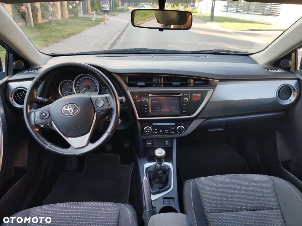 Toyota Auris 1.33 Dual-VVT-i - 5
