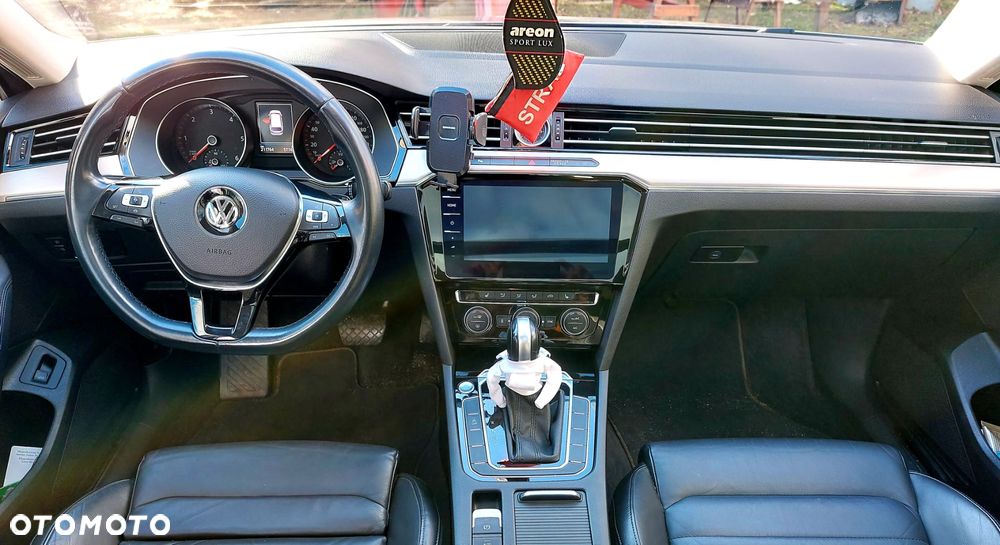 Volkswagen Passat 2.0 TDI SCR DSG Elegance - 6