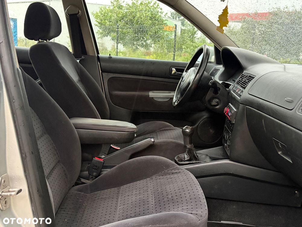 Volkswagen Golf - 10