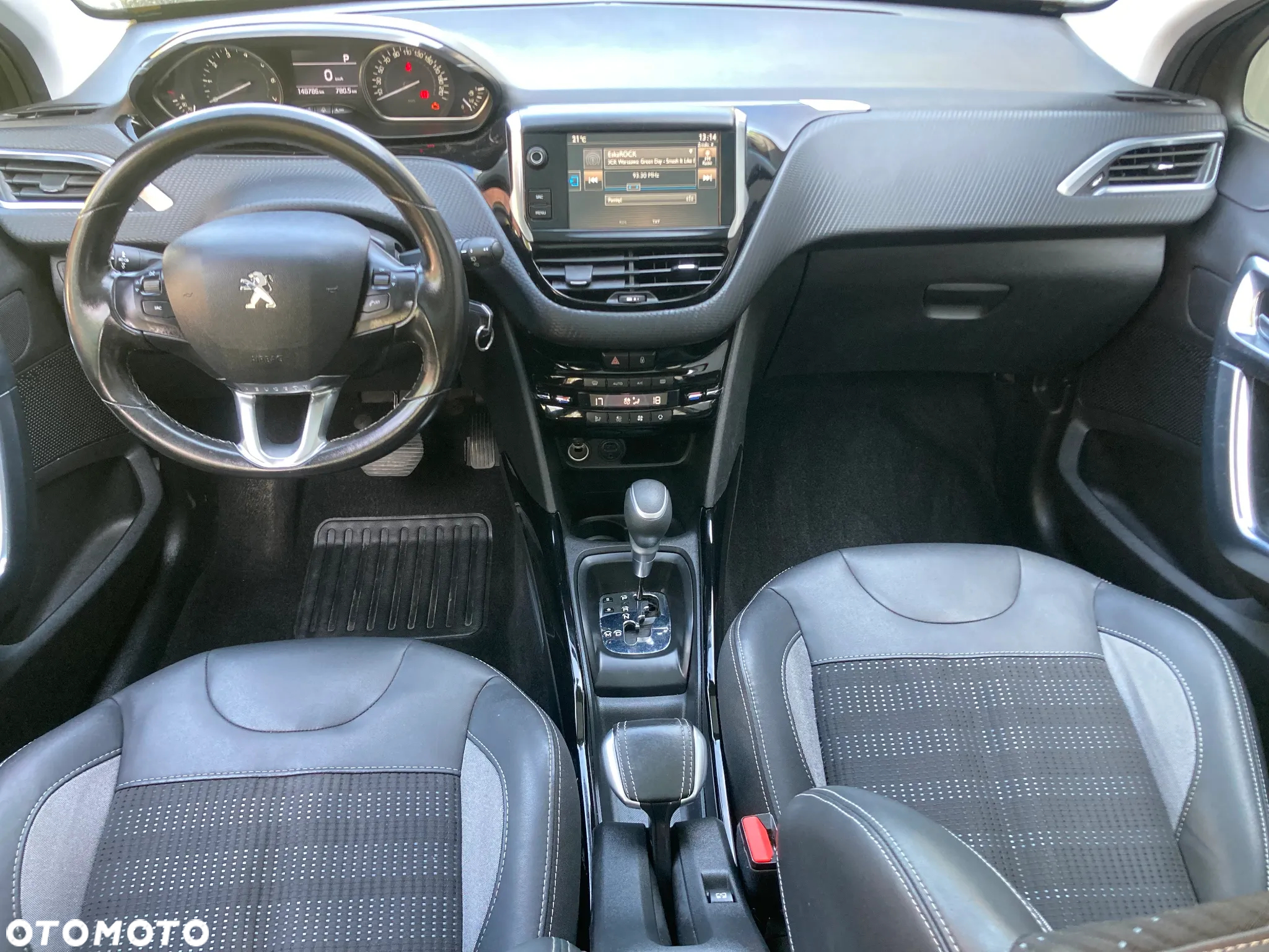 Peugeot 2008 1.2 Pure Tech Allure S&S EAT6 - 17
