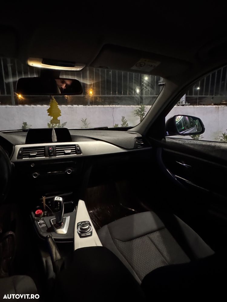 BMW Seria 3 318d Touring Aut. - 14