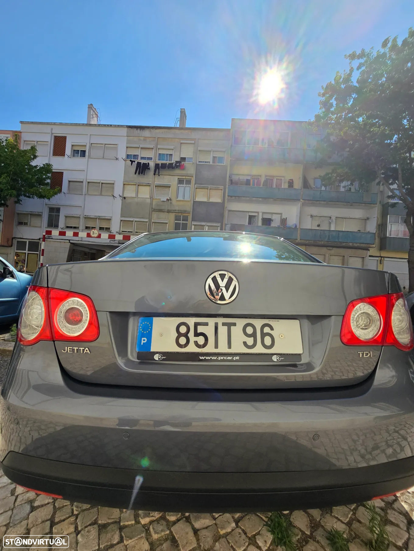 VW Jetta 1.6 TDi Confortline - 17