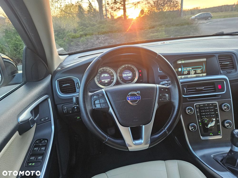 Volvo V60 DRIVe Summum - 24