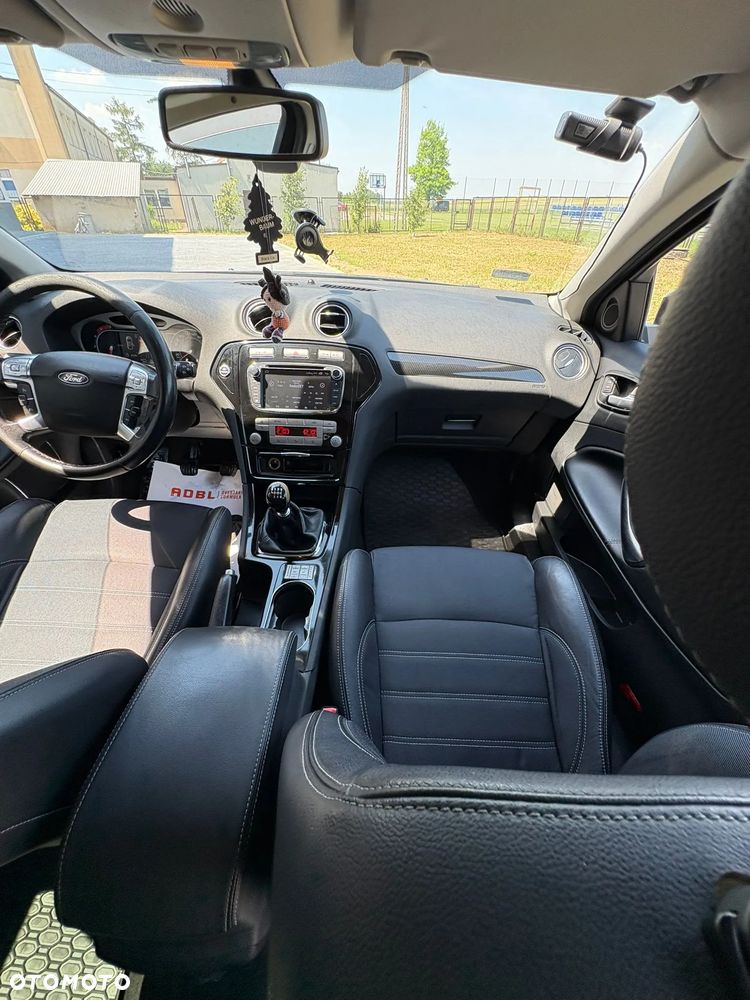 Ford Mondeo 2.0 TDCi Ambiente - 28
