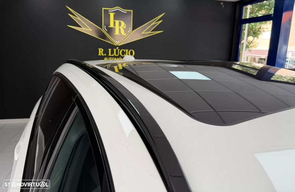 BMW 330 e Pack Desportivo M Auto - 35