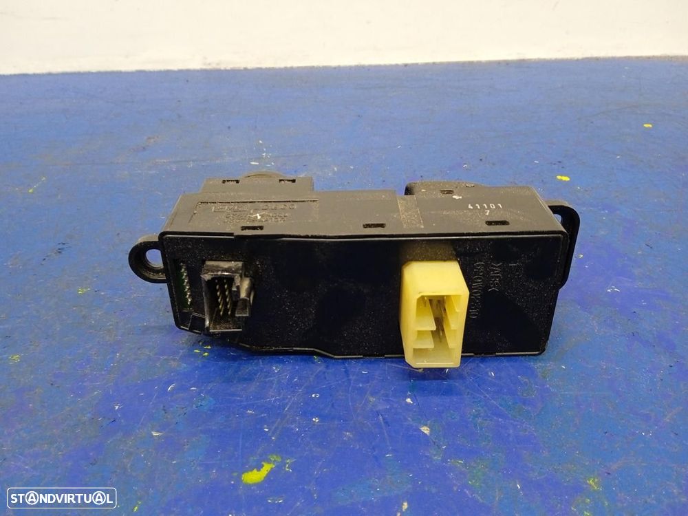 COMANDO ELEVADOR DE VIDRO FRONTAL ESQUERDO HYUNDAI H100 FURGÃO 1998 -620W02310 - 4