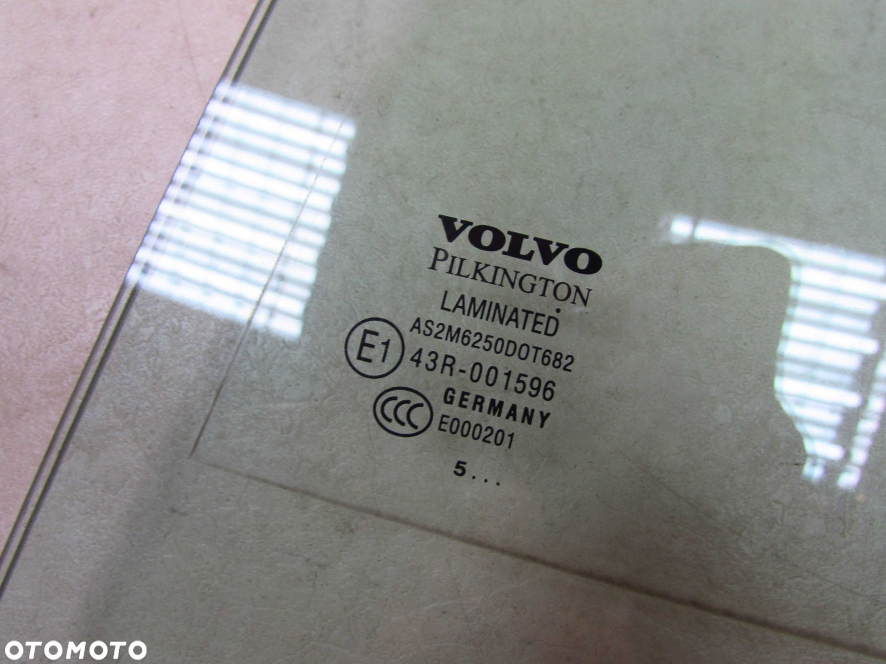 VOLVO XC90 SZYBA BOCZNA DRZWI TYL LEWA PODWOJNA KLEJONA 05R 02-14 - 6