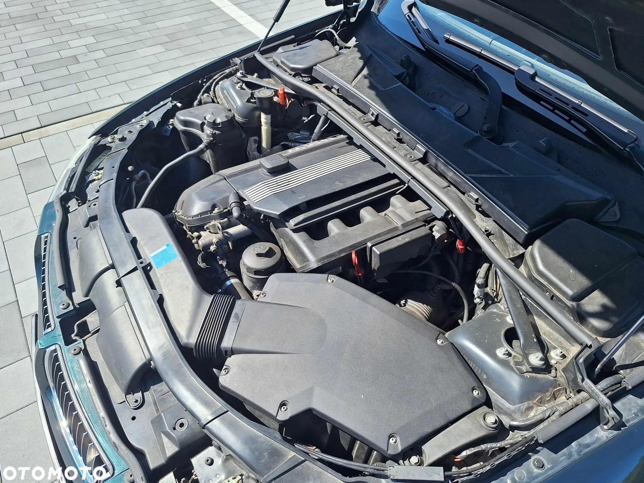 BMW Seria 3 330i Touring - 33